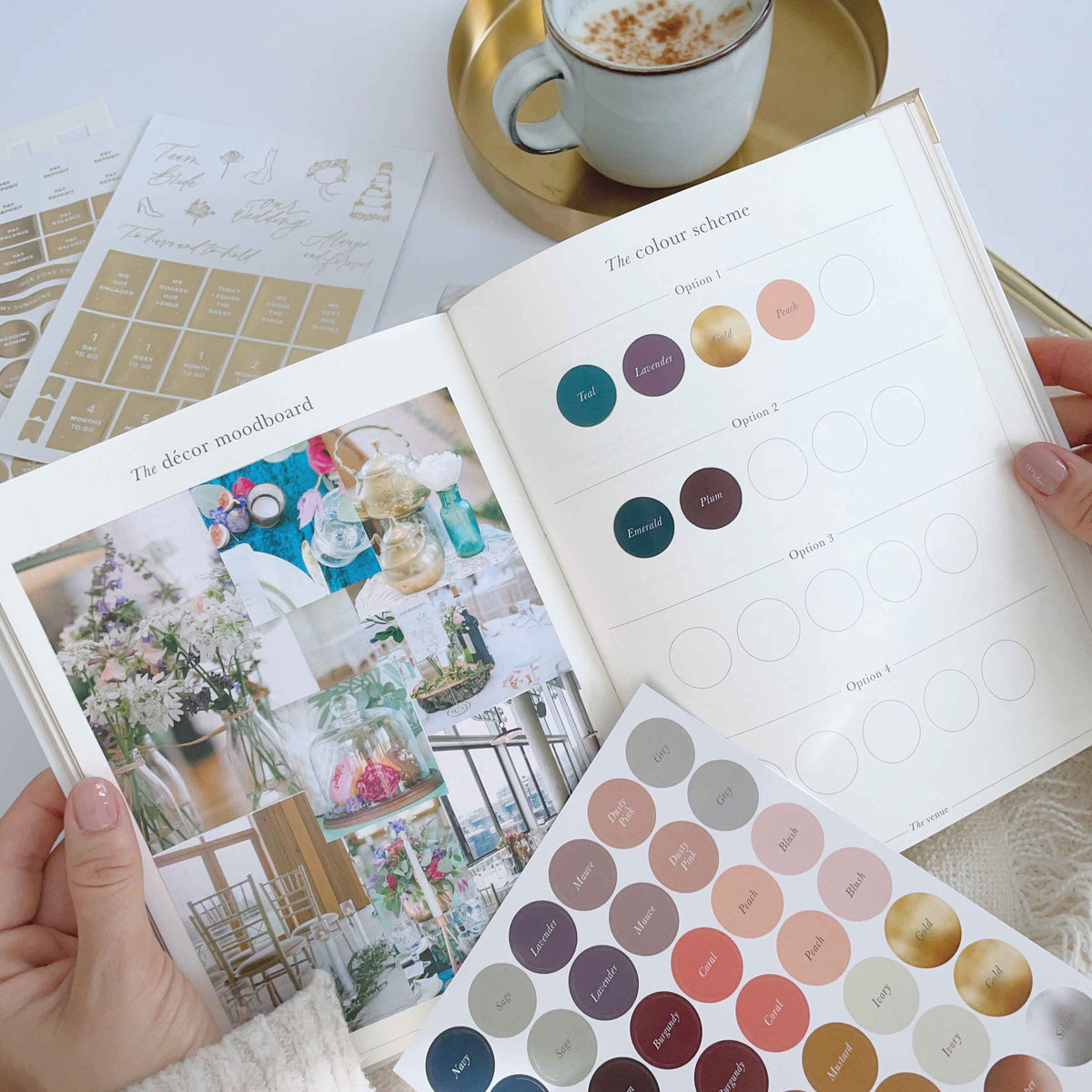 Planner di nozze di lusso Blush and Gold con dettagli in foglia oro